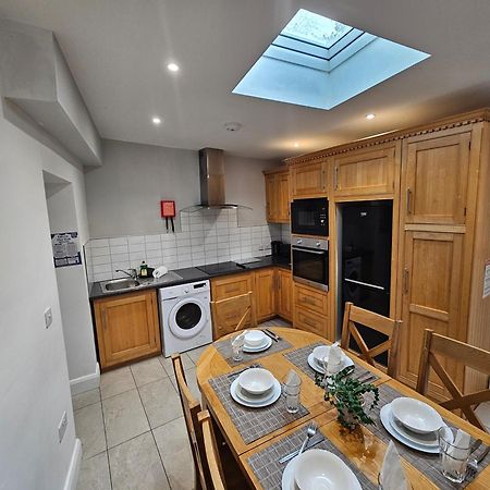 4 Eyre Square Lane Apartamento Galway Exterior foto